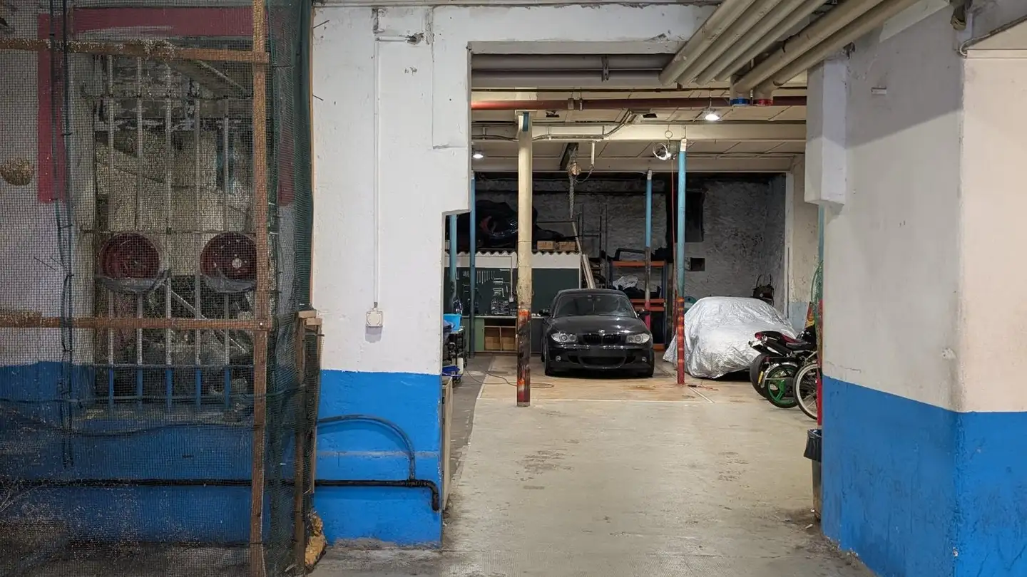 Grande magazzino in affitto - Avenue Des Alpes 12, 1820 Montreux