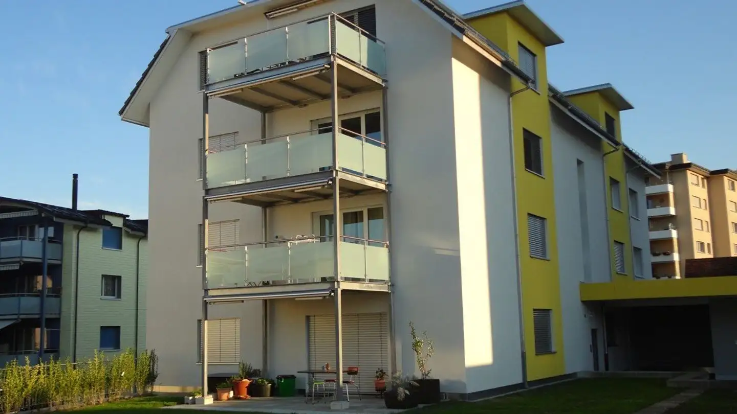 Dachgeschosswohnung mieten - Untere Bahnhofstrasse 4, 8340 Hinwil