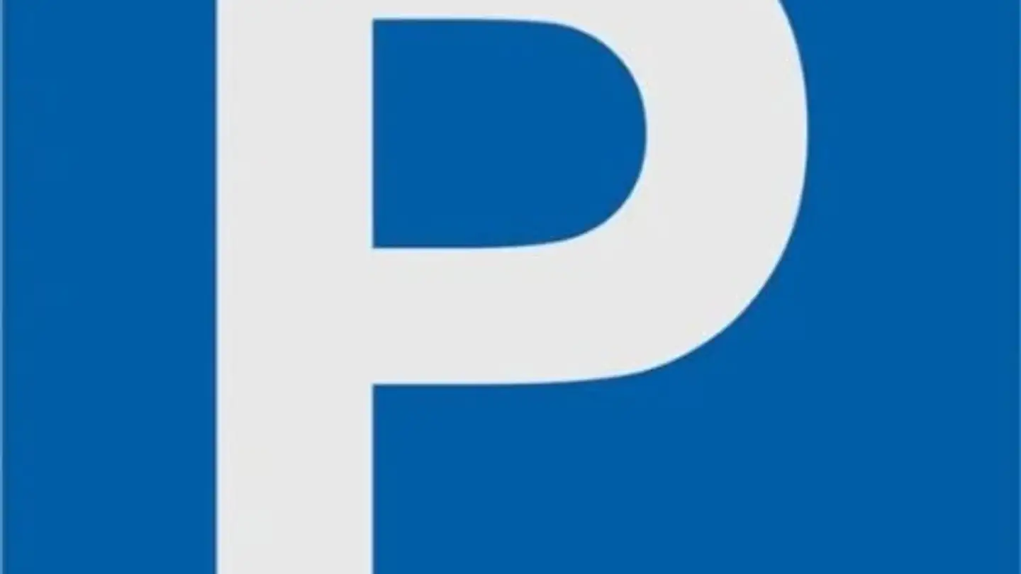 Place de parking extérieure à louer - Blumensteinstrasse 1, 3665 Wattenwil