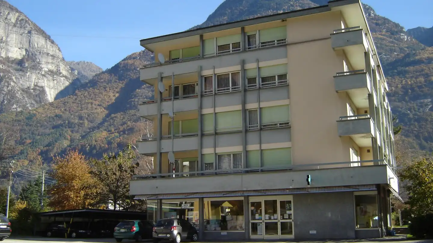 Residential building for sale - 6527 Lodrino