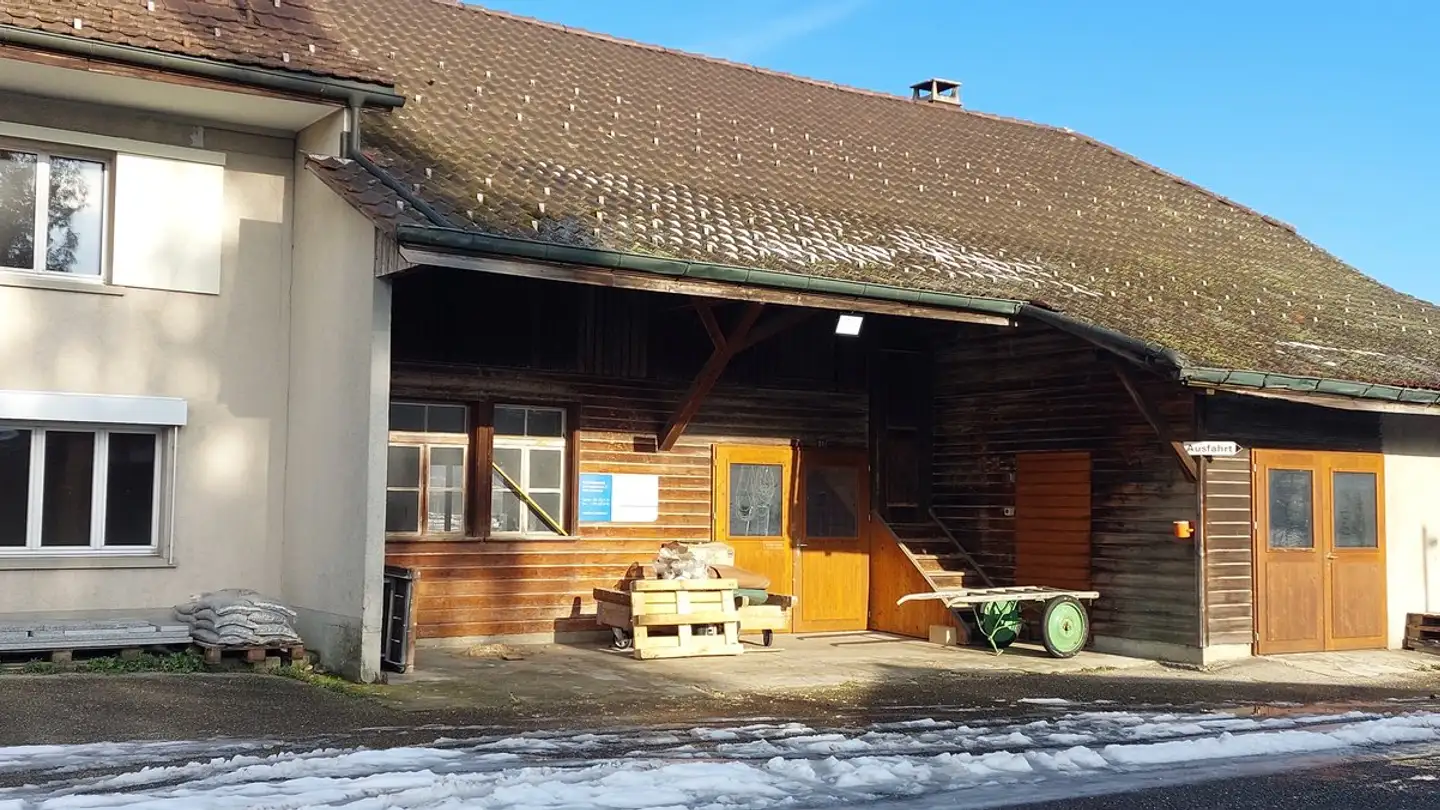 Commercial à louer - Scharnagelnstrasse 21, 4704 Niederbipp