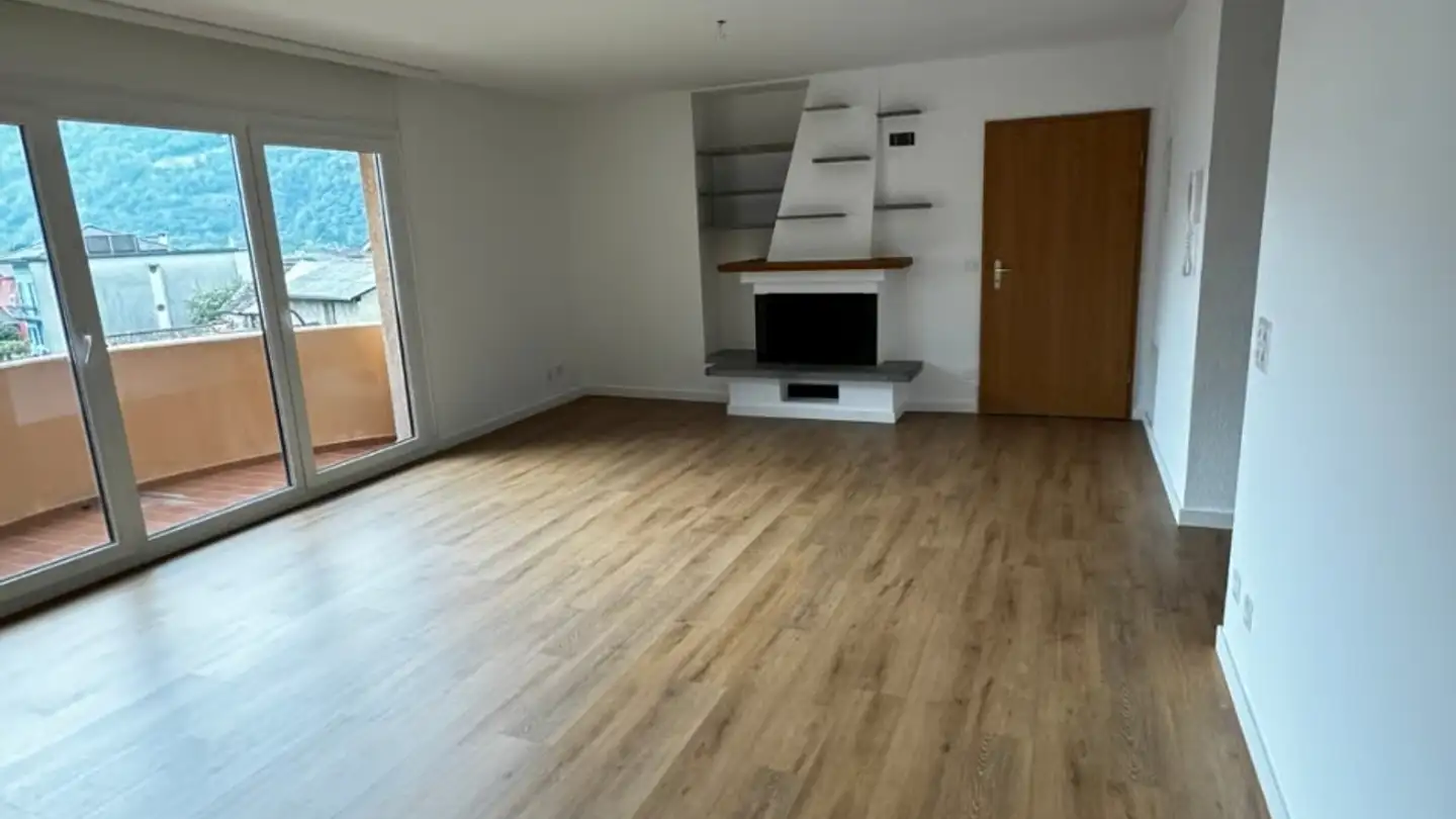 Apartment for rent - Via Francesco Borromini 37, 6710 Biasca - Photo 3