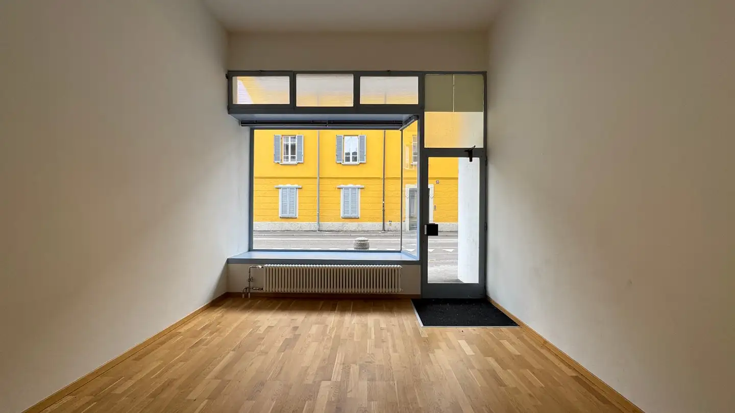 Bureau à louer - Via Soldini 2a, 6830 Chiasso