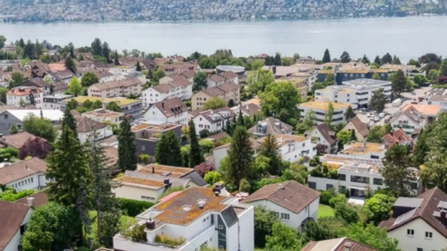 Appartement à louer - Höhestrasse 40, 8702 Zollikon