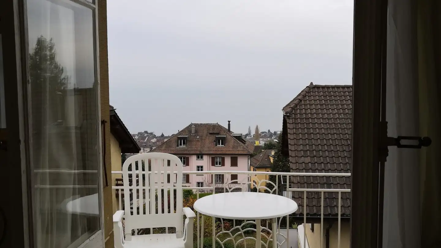 Single room for rent - 1009 Pully