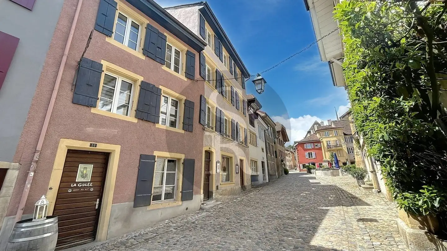 Mehrfamilienhaus kaufen - 2012 Auvernier