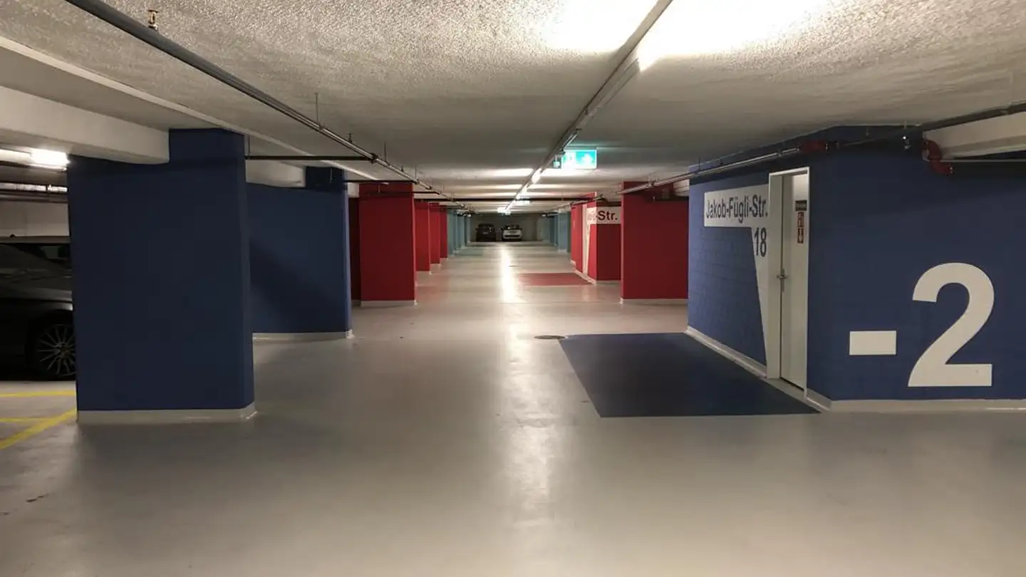 Place de parking intérieure pour moto à louer - Jakob-Fügli-Strasse, 8048 Zürich