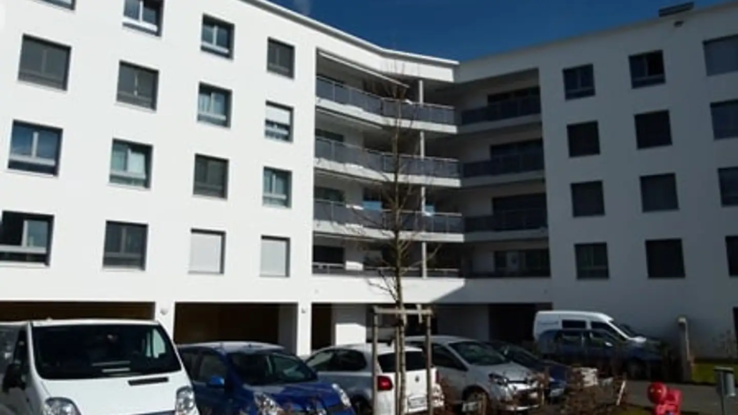 Place de parking couverte à louer - Moosstrasse 63, 8134 Adliswil