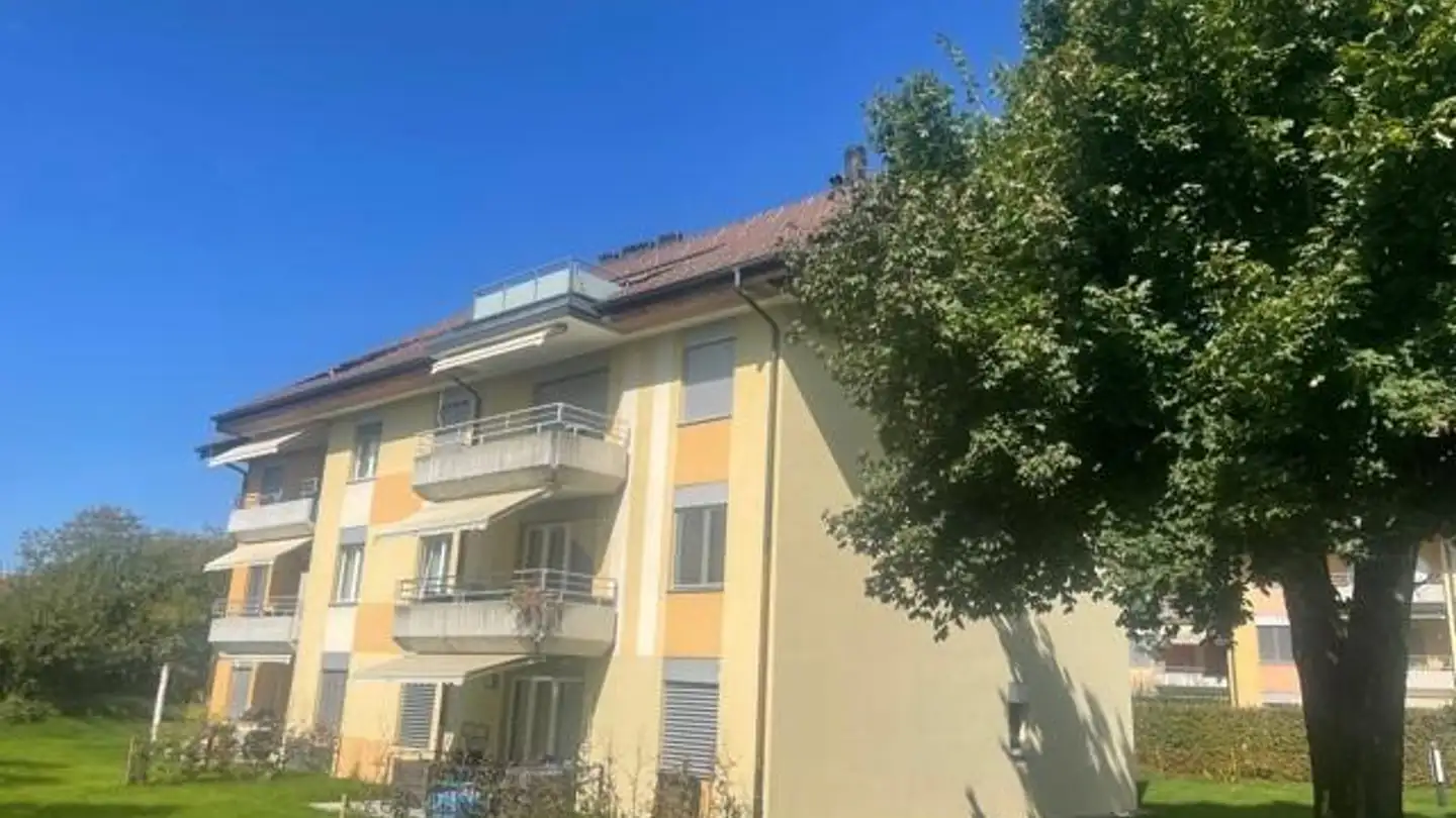 Appartement à louer - Nauenstrasse 30, 8632 Tann