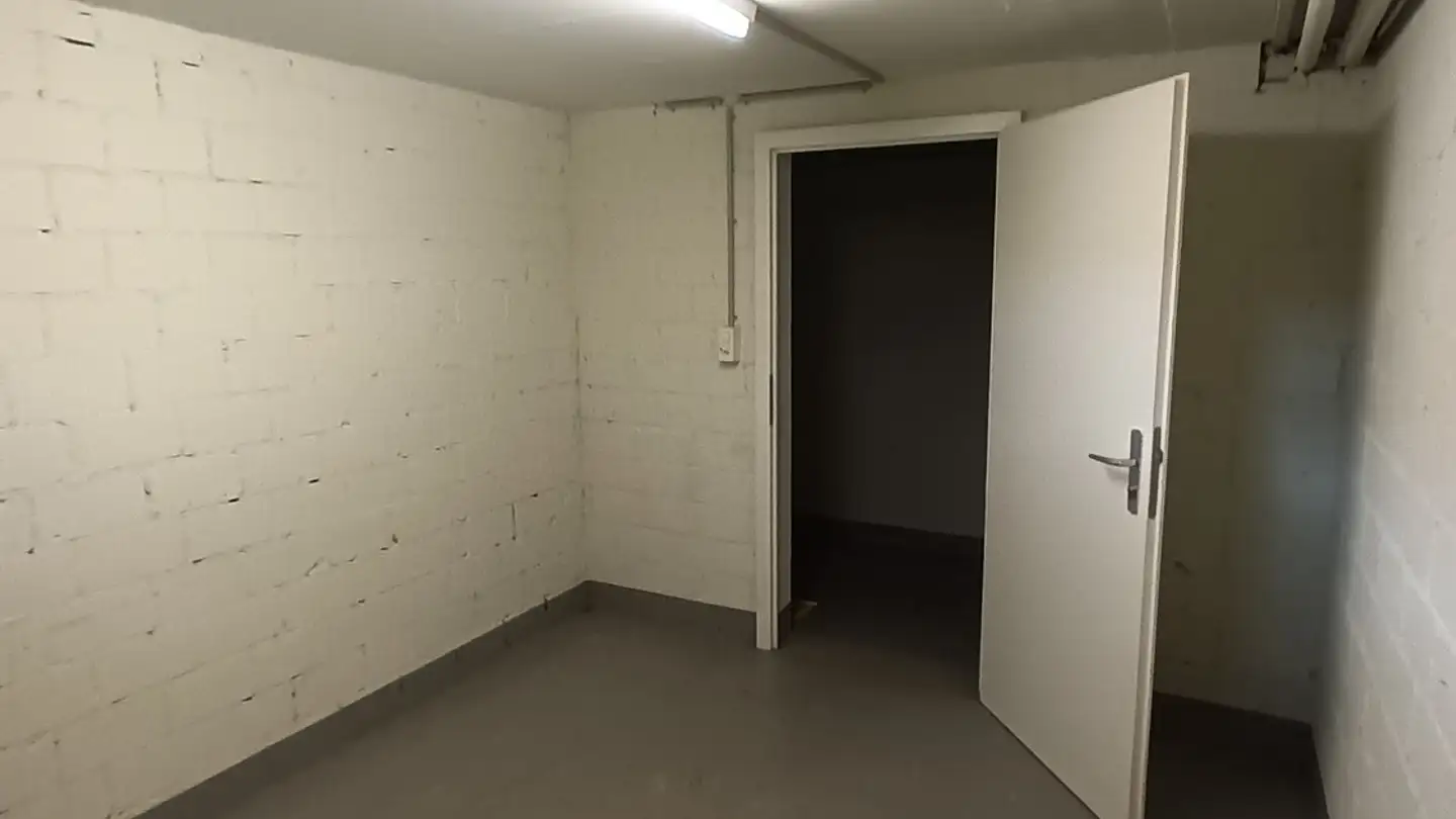 Commercial à louer - Fluhmattstrasse 3, 6033 Buchrain