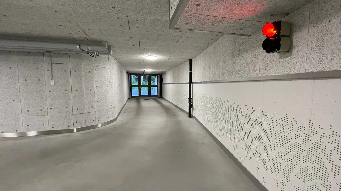 Parcheggio sotterraneo in affitto - Weidstrasse 1, 8118 Pfaffhausen