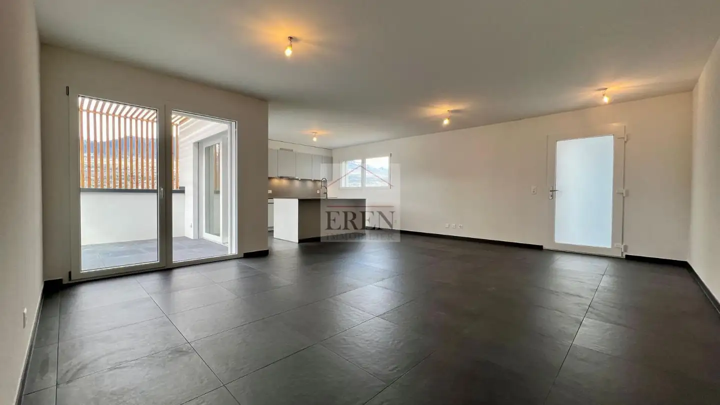 Penthouse for rent - 1991 Salins