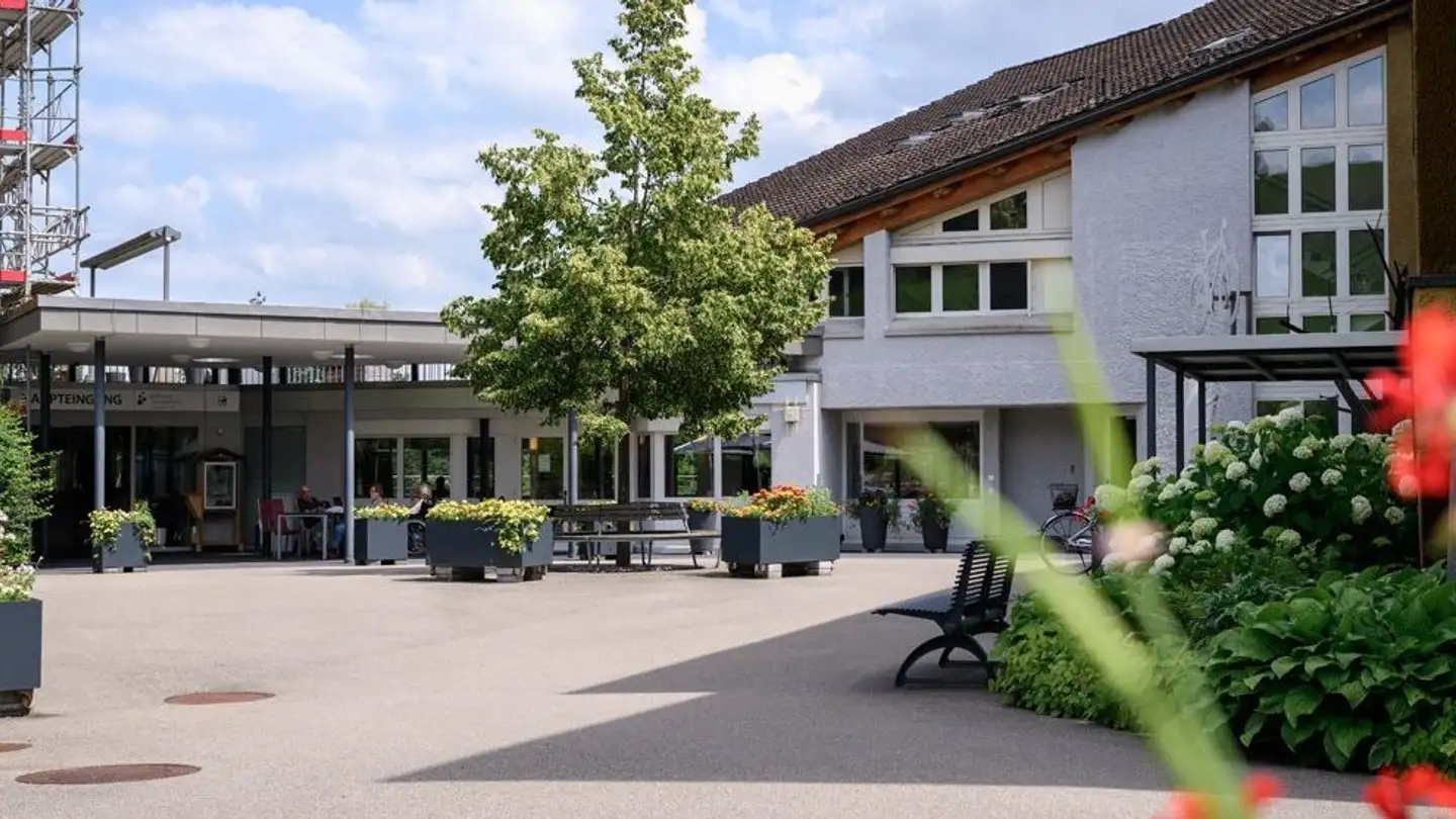 Chambre à louer - Im Loo 1, 8133 Esslingen