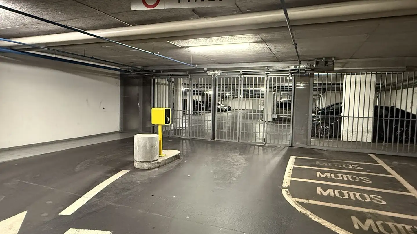 Outdoor parking space for rent - Lindenplatz, 5722 Gränichen - Photo 3