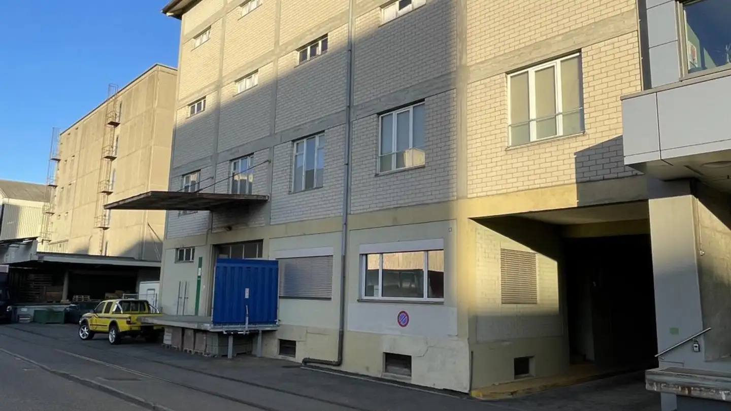 Industrieimmobilie mieten - Farnsburgerstrasse 8a, 4132 Muttenz