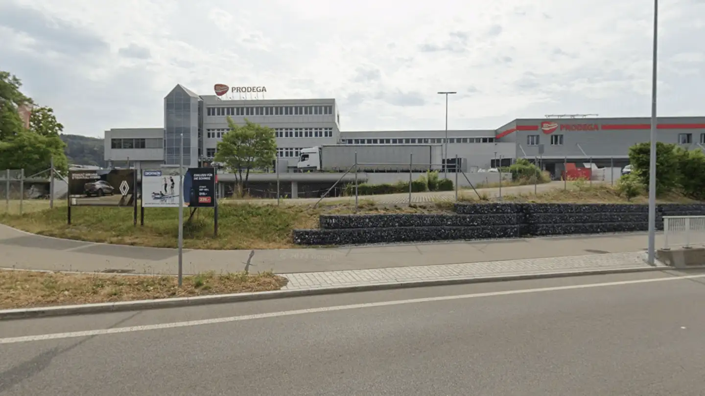 Gewerbe mieten - Zürichstrasse 55, 8340 Hinwil