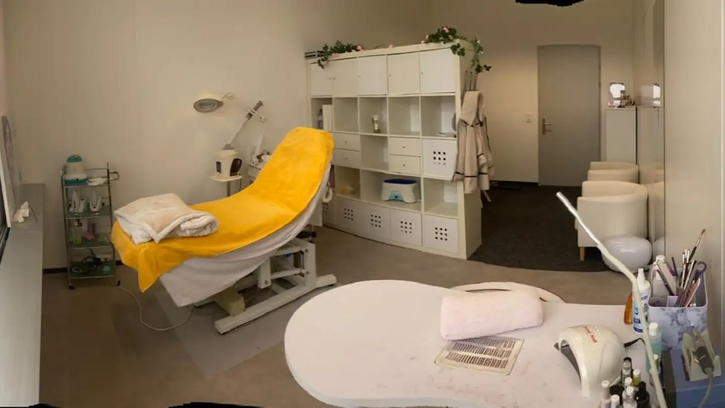 Gewerbe mieten - Zürichstrasse 55, 8340 Hinwil - Foto 2