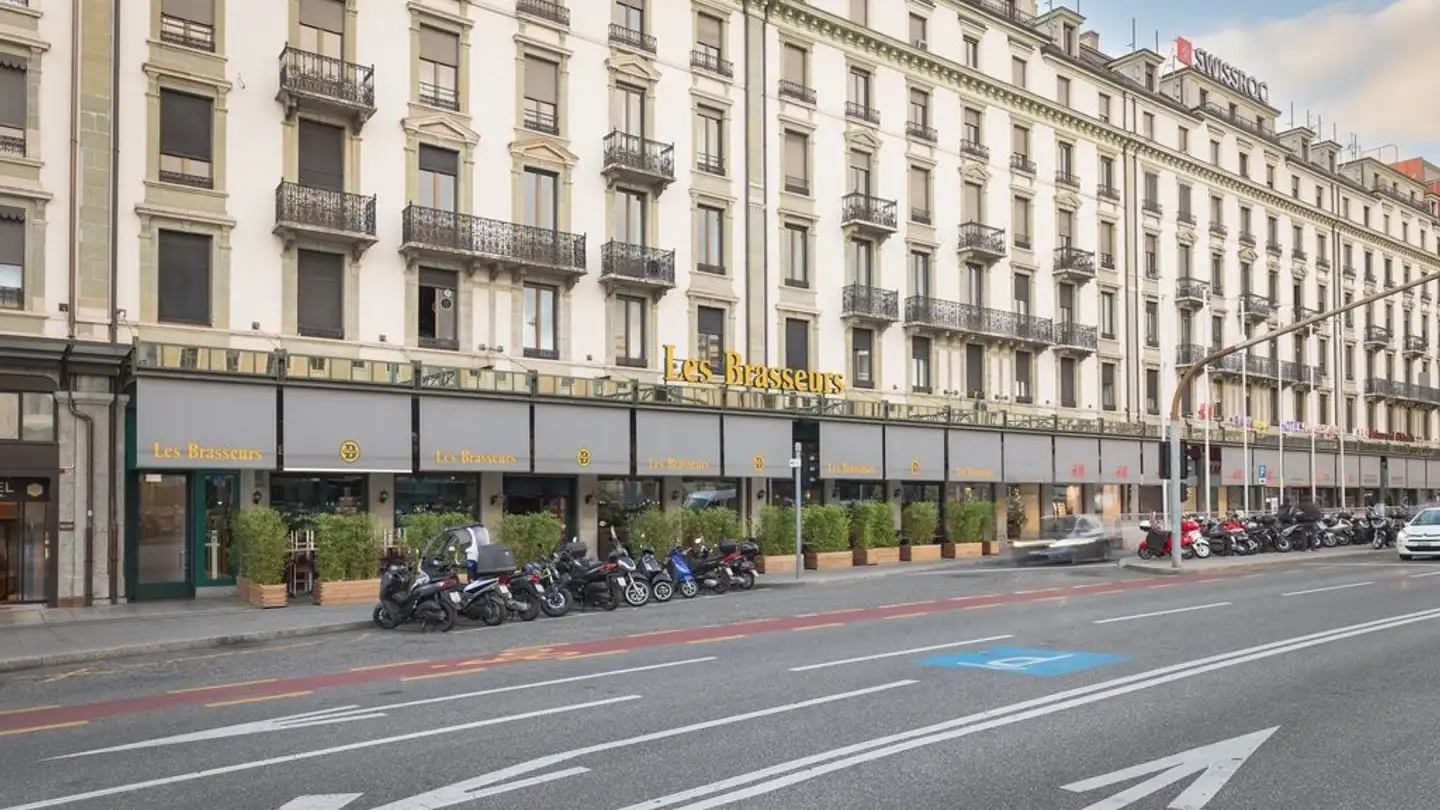 Place de parking extérieure à louer - Place De Cornavin 14, 1201 Genève