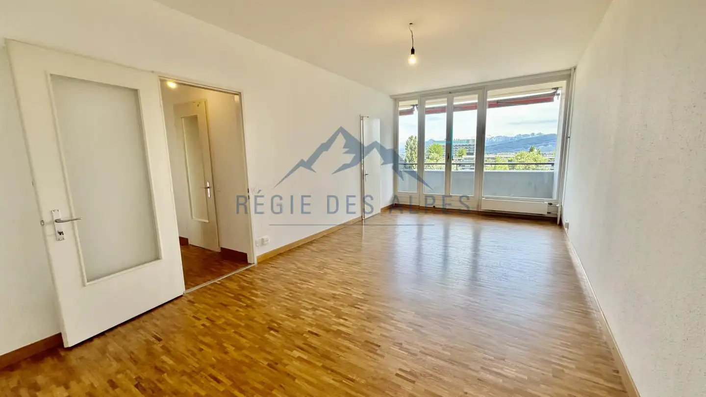Apartment for rent - Chemin Briquet 18, 1209 Genève - Photo 2