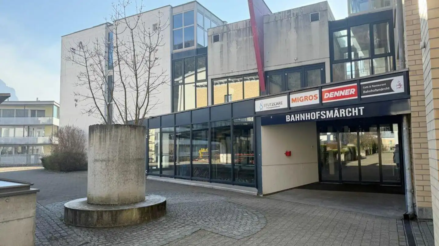 Commerciale in affitto - Bahnhofplatz 19, 6440 Brunnen