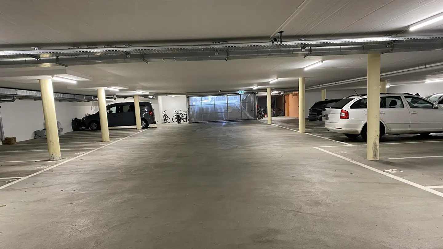 Underground parking space for rent - Schlossackerstrasse, 8404 Winterthur