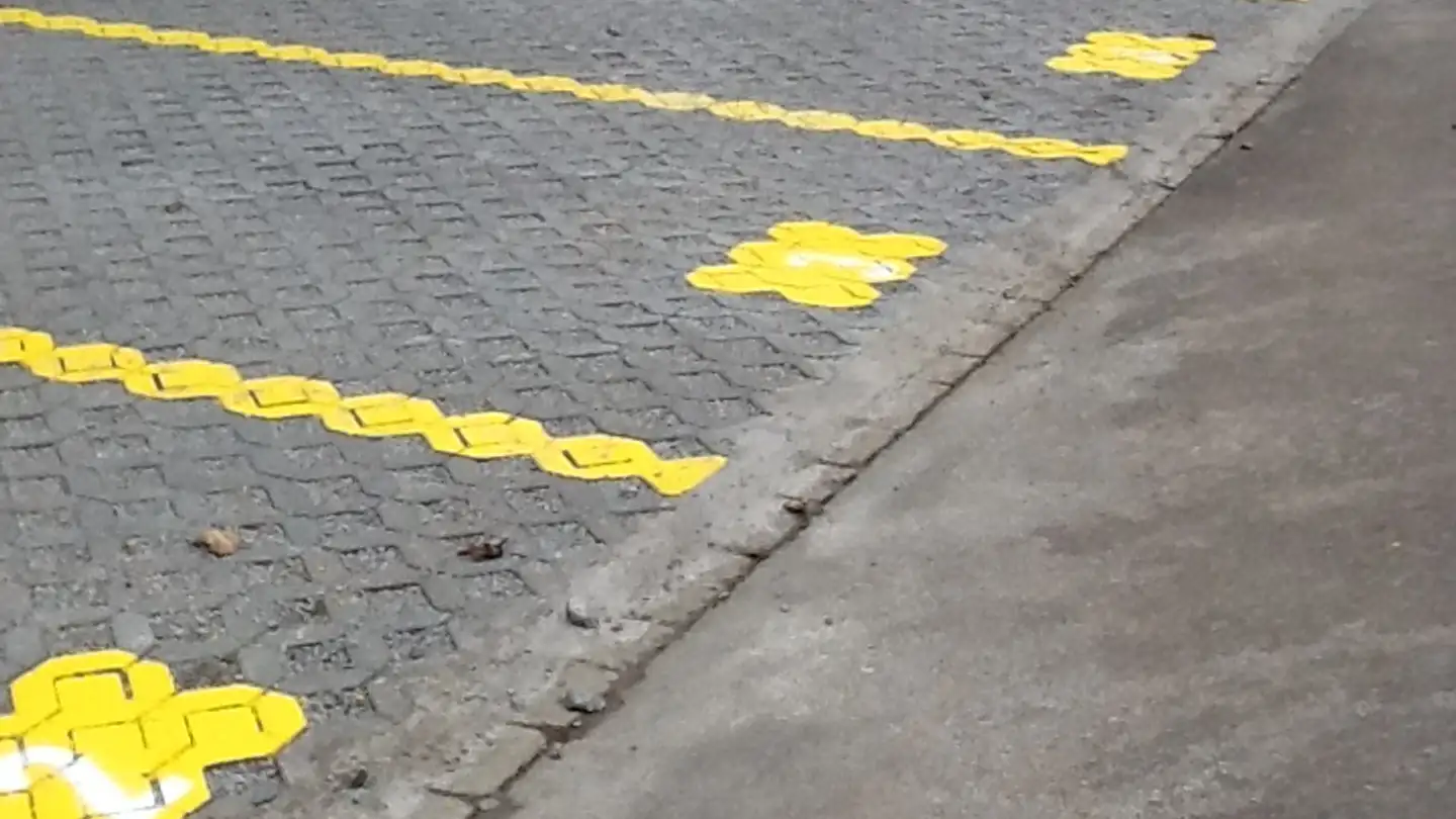 Place de parking extérieure à louer - Allmendstrasse 54, 8154 Oberglatt ZH