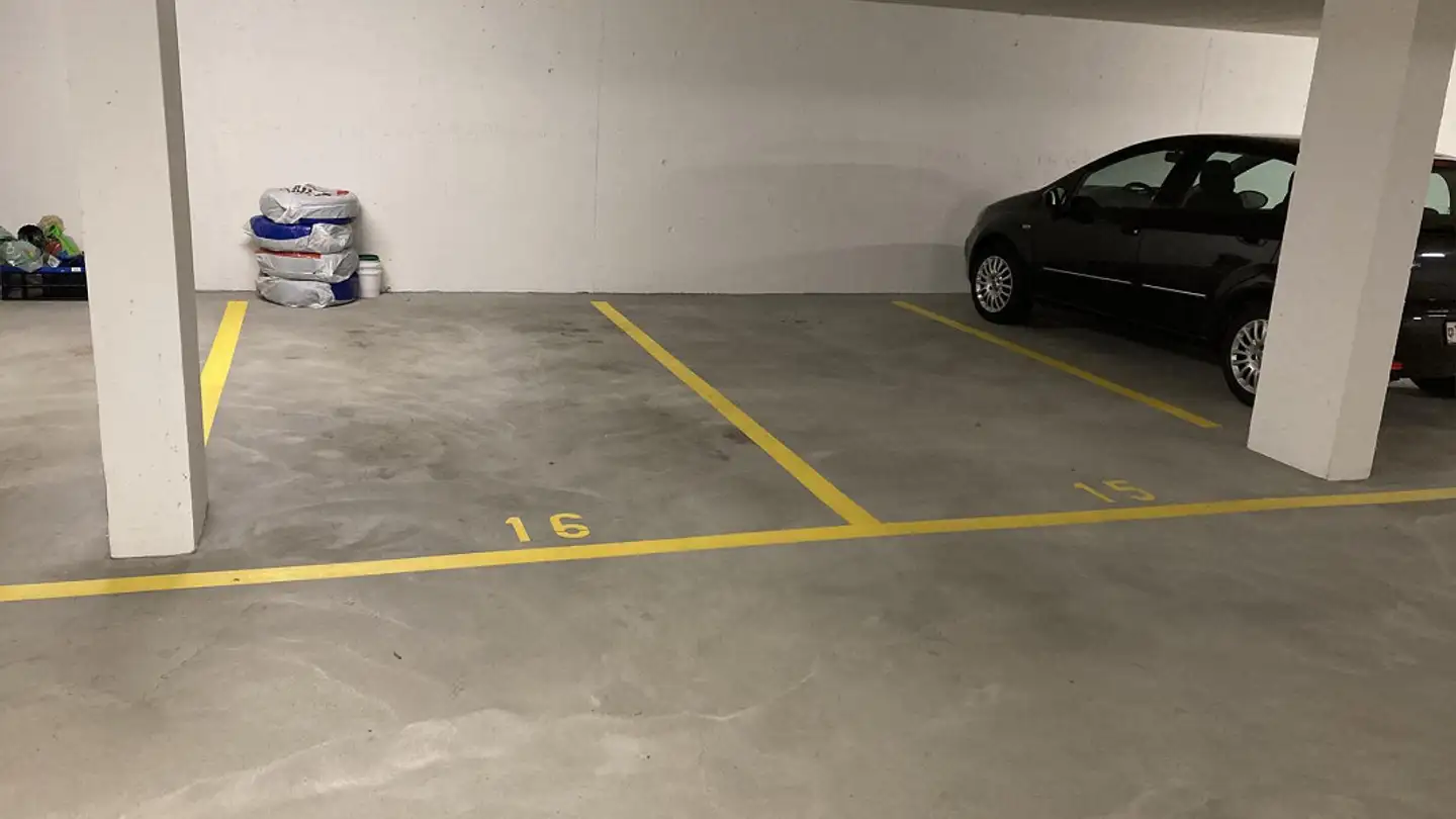 Underground parking space for rent - Bahnhofstrasse 42, 8594 Güttingen