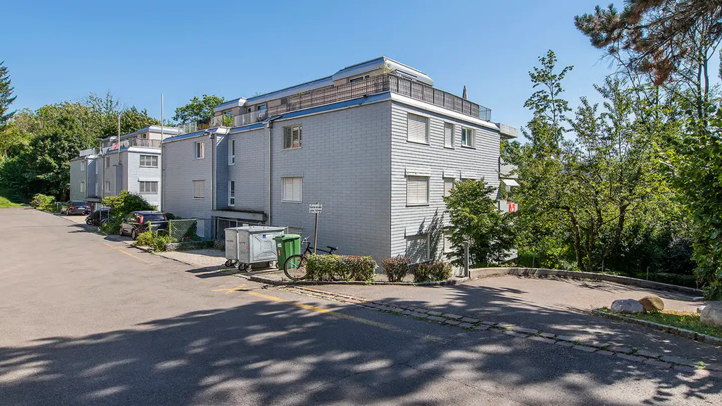 Tiefgaragenstellplatz mieten - Kirchweg 59, 8102 Oberengstringen