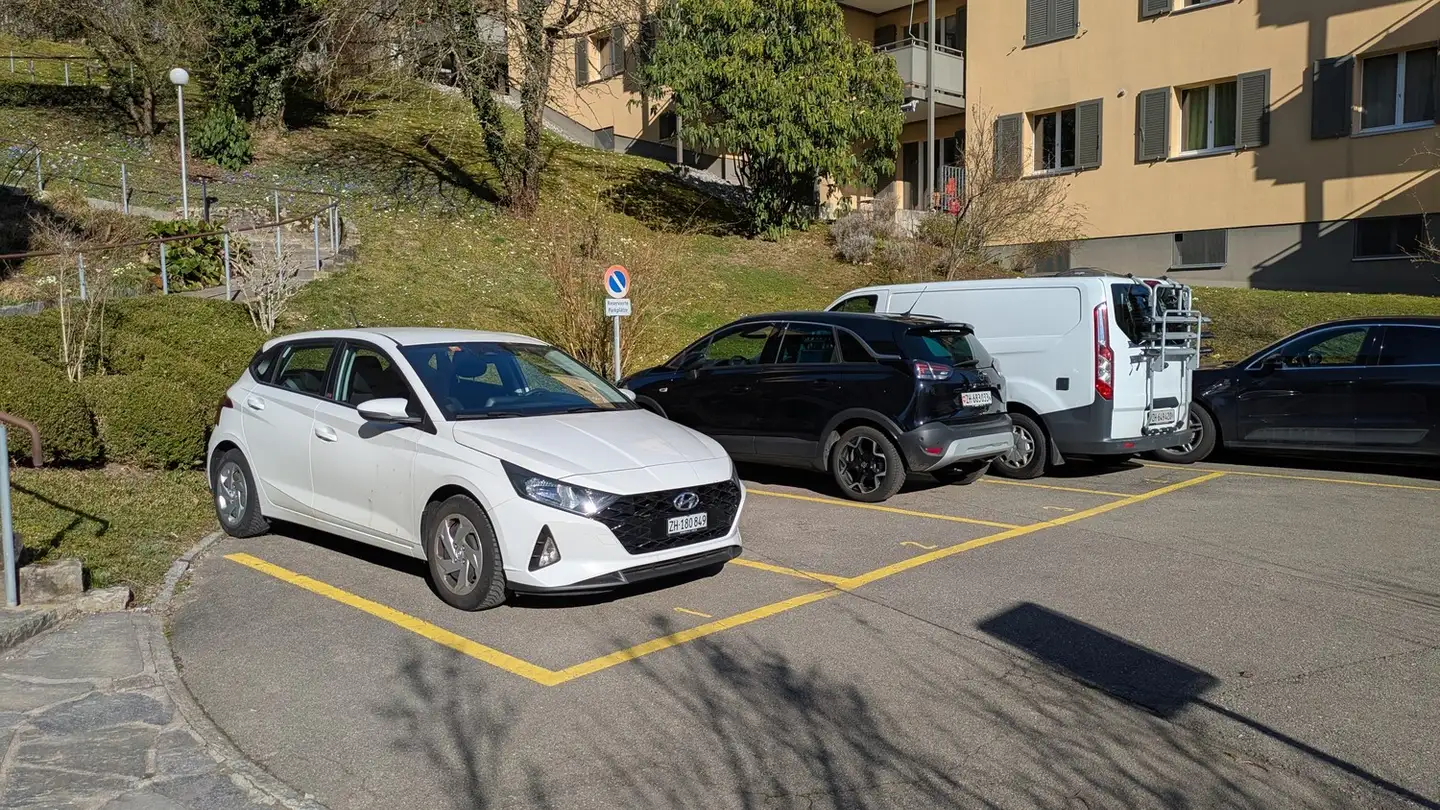 Place de parking extérieure à louer - Limmattalstrasse 318, 8049 Zürich - Photo 3