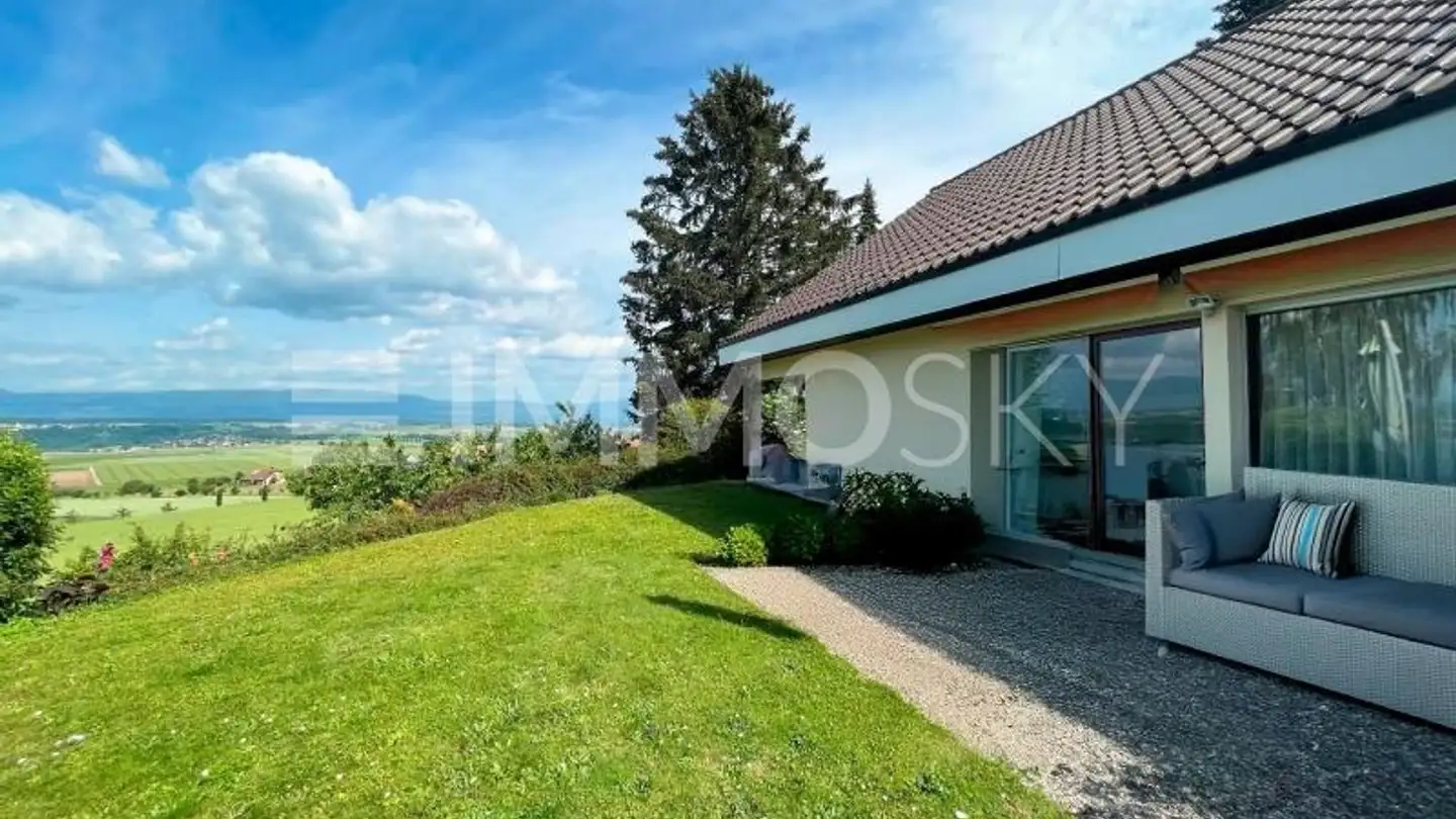 Villa for sale - 1035 Bournens