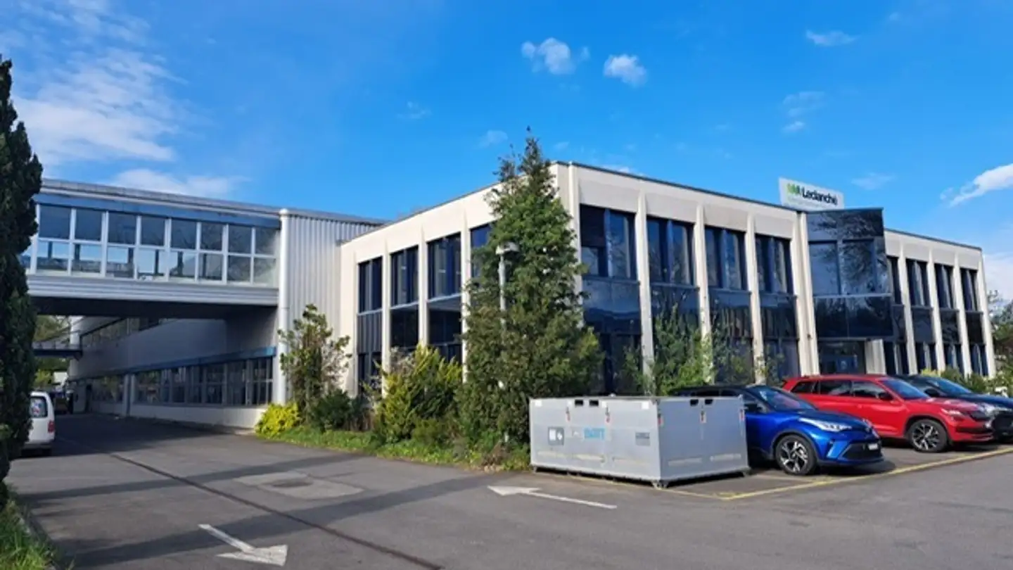 Commercial for rent - Avenue Des Sports 42, 1400 Yverdon-les-Bains