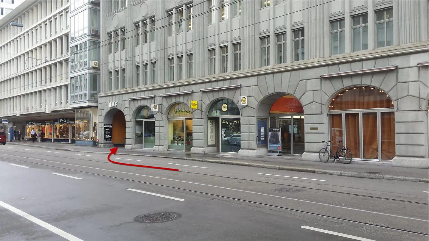 Place de parking souterraine à louer - Talacker 34, 8001 Zürich