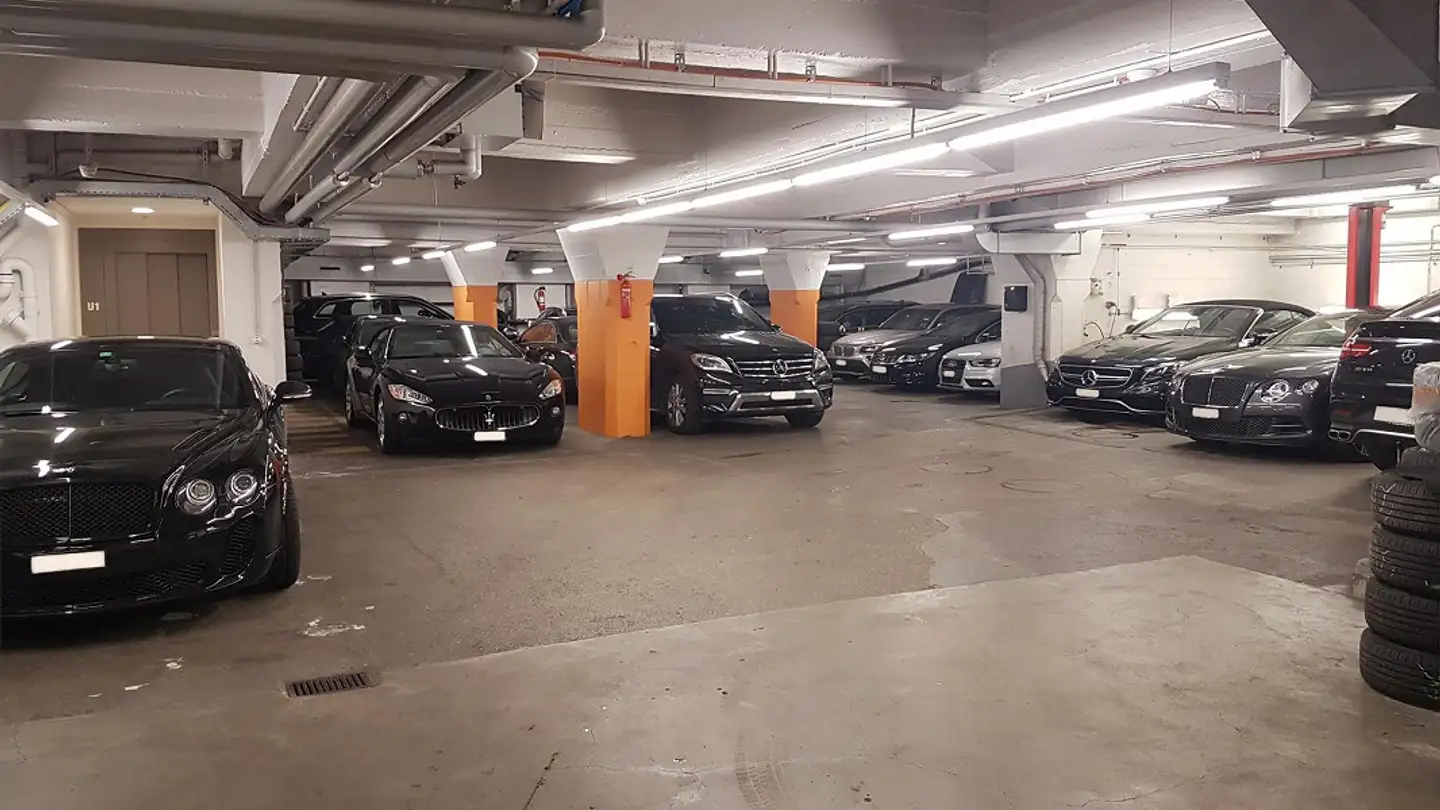 Place de parking souterraine à louer - Talacker 34, 8001 Zürich - Photo 2