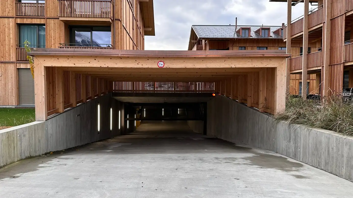 Place de parking souterraine à louer - Untere Stockteile 14a, 3806 Bönigen b. Interlaken