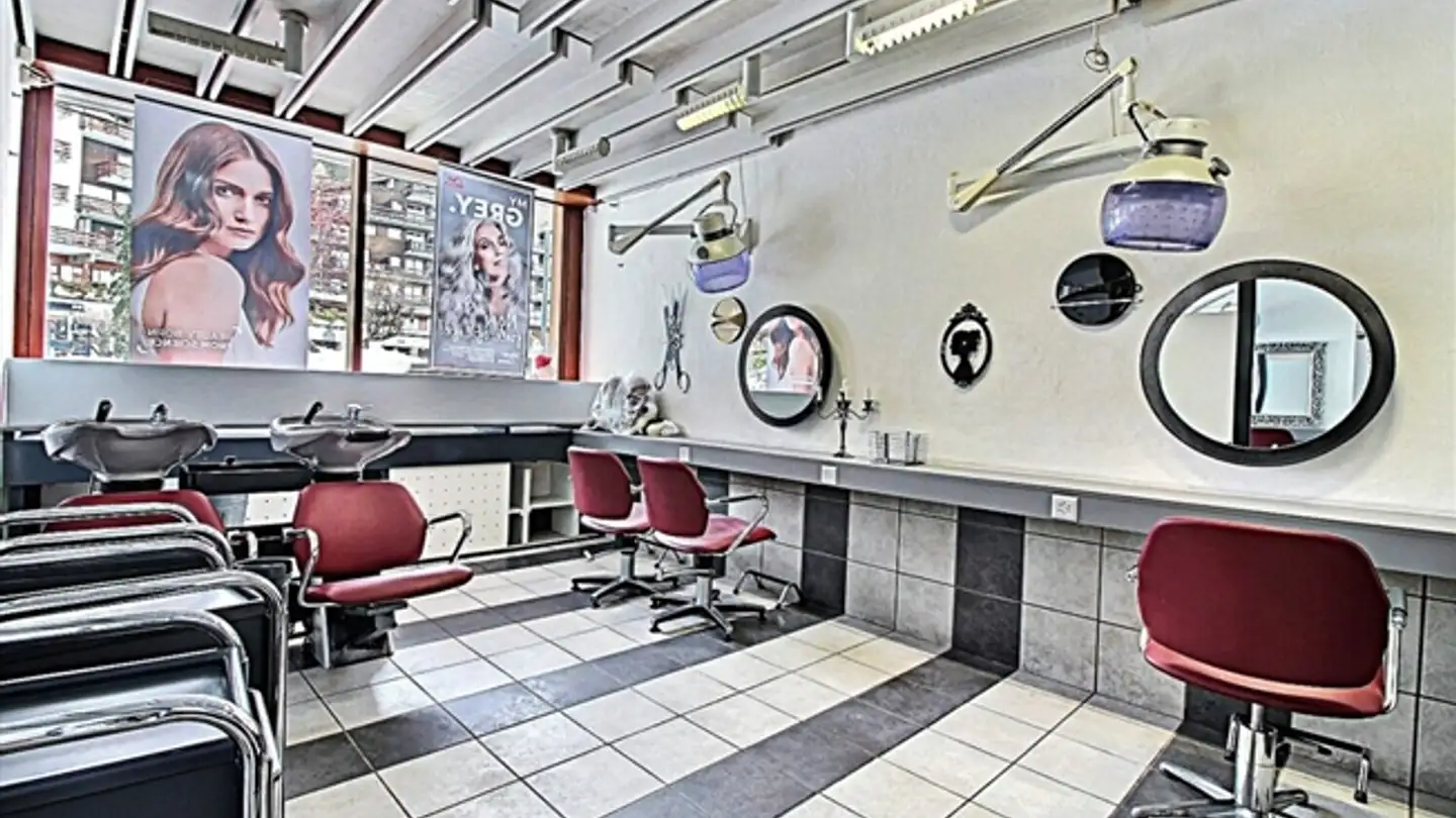 Commercial for sale - Place du Village 4, 1972 Anzère - Photo 2