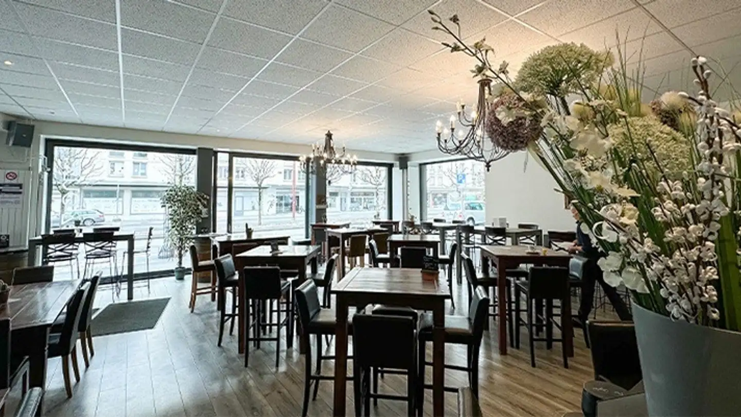 Commercial à louer - Avenue Léopold-Robert 84, 2300 La Chaux-de-Fonds - Photo 2