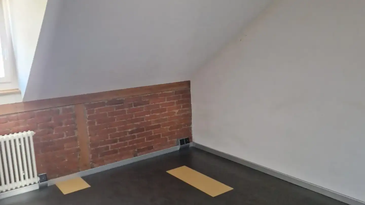 Dachgeschosswohnung mieten - Oberdorfstrasse 2, 4934 Madiswil - Foto 2