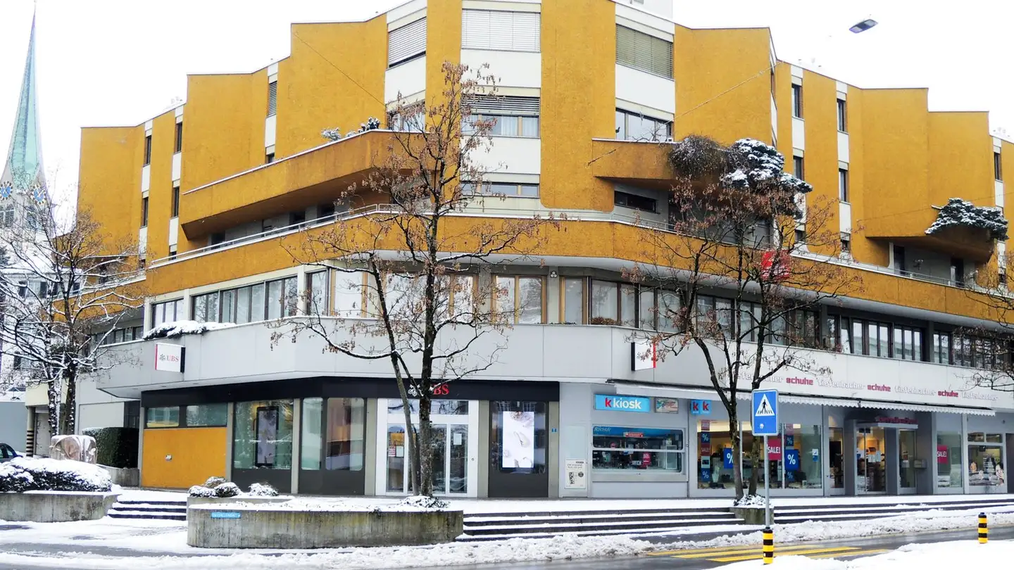 Grande magazzino in affitto - Zugerstrasse 11, 8820 Wädenswil