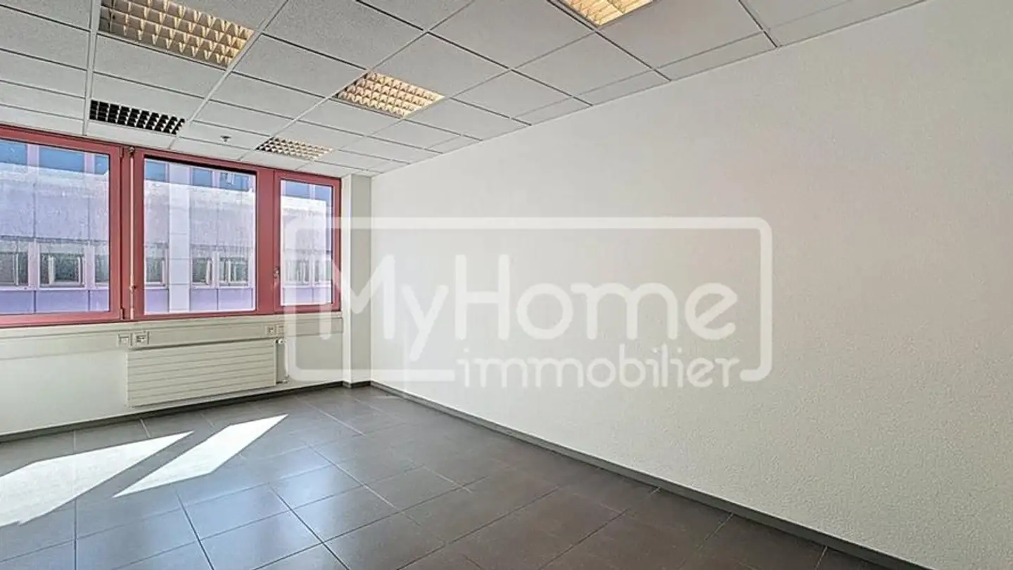 Mischgenutztes Gebäude mieten - Route De Denges 28d, 1027 Lonay