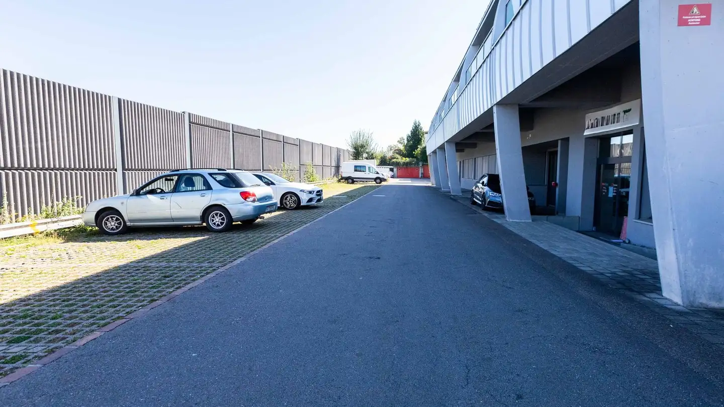 Outdoor parking space for rent - Loostrasse 11, 8803 Rüschlikon