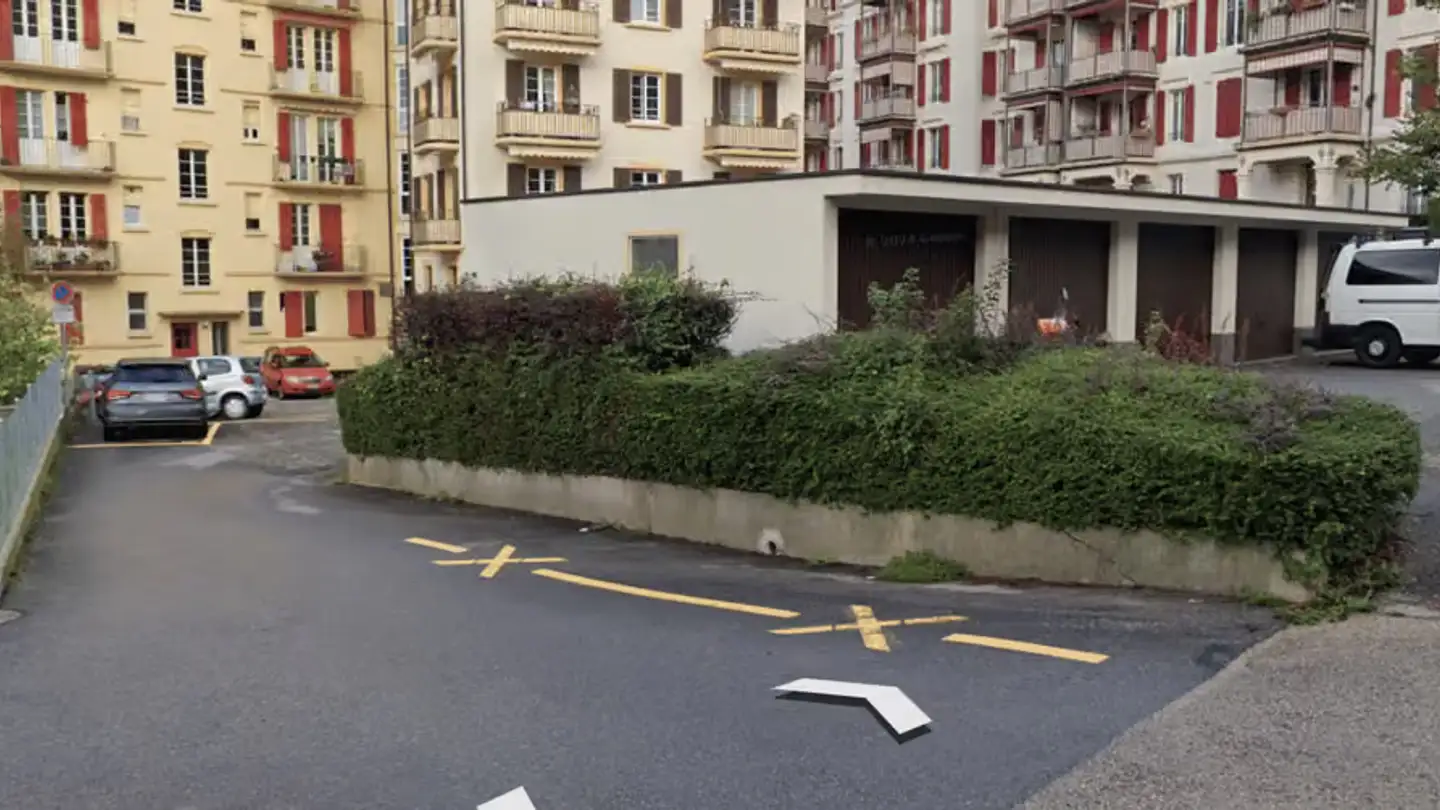 Outdoor parking space for rent - Avenue Frédéric-César-De-La-Harpe 17a, 1007 Lausanne