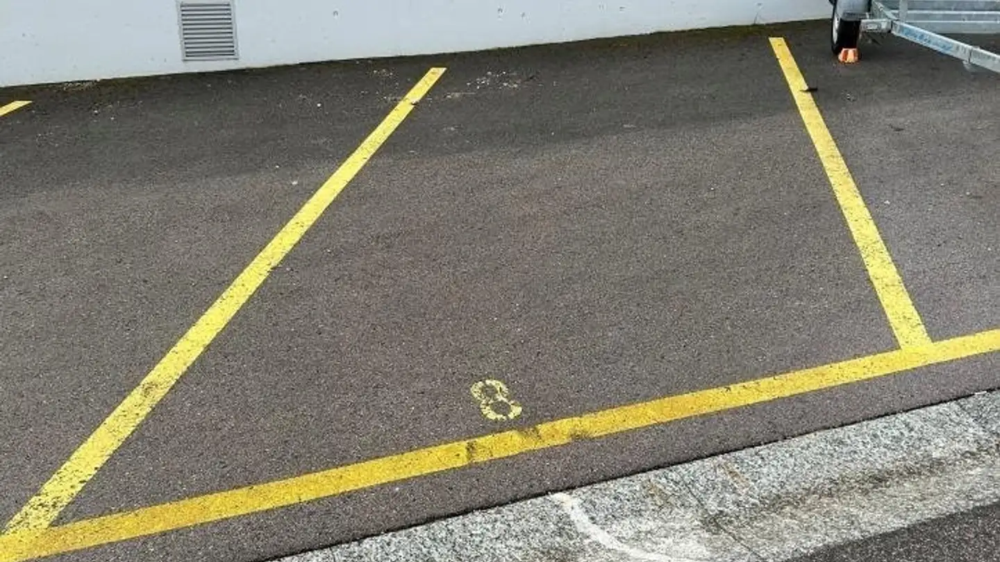 Place de parking extérieure à louer - Chez Besson 1, 1346 Les Bioux
