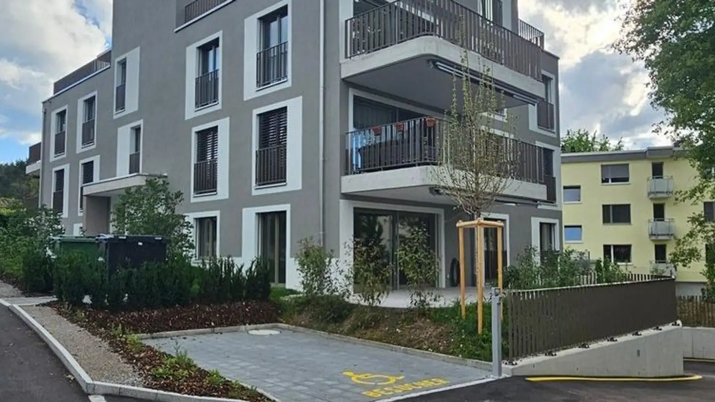 Appartement en terrasse à louer - Zürichstrasse 78, 8118 Pfaffhausen