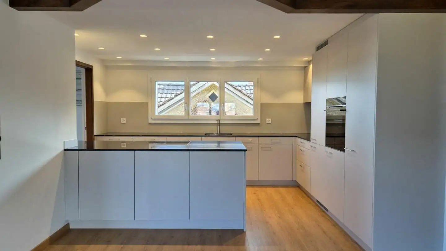 Attic flat for rent - Obere Harfenbergstrasse 4, 9100 Herisau - Photo 2