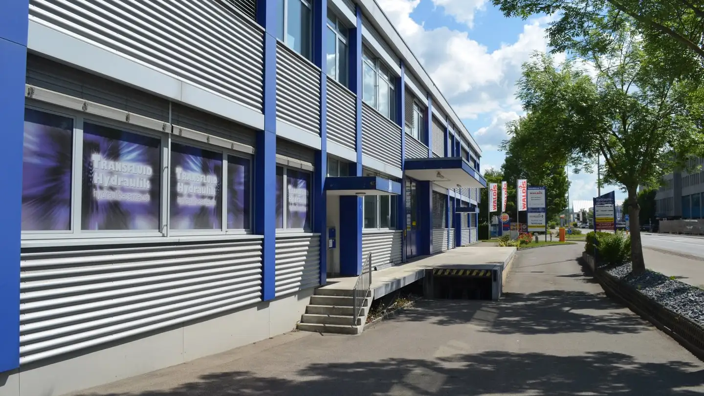 Industrieimmobilie mieten - Riedmattstrasse 12, 8153 Rümlang