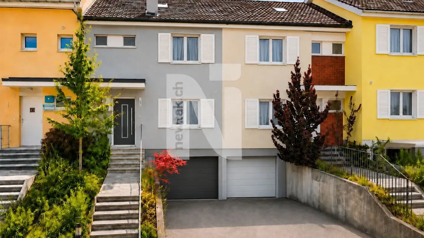 Row house for sale - Starenstrasse, 4106 Therwil