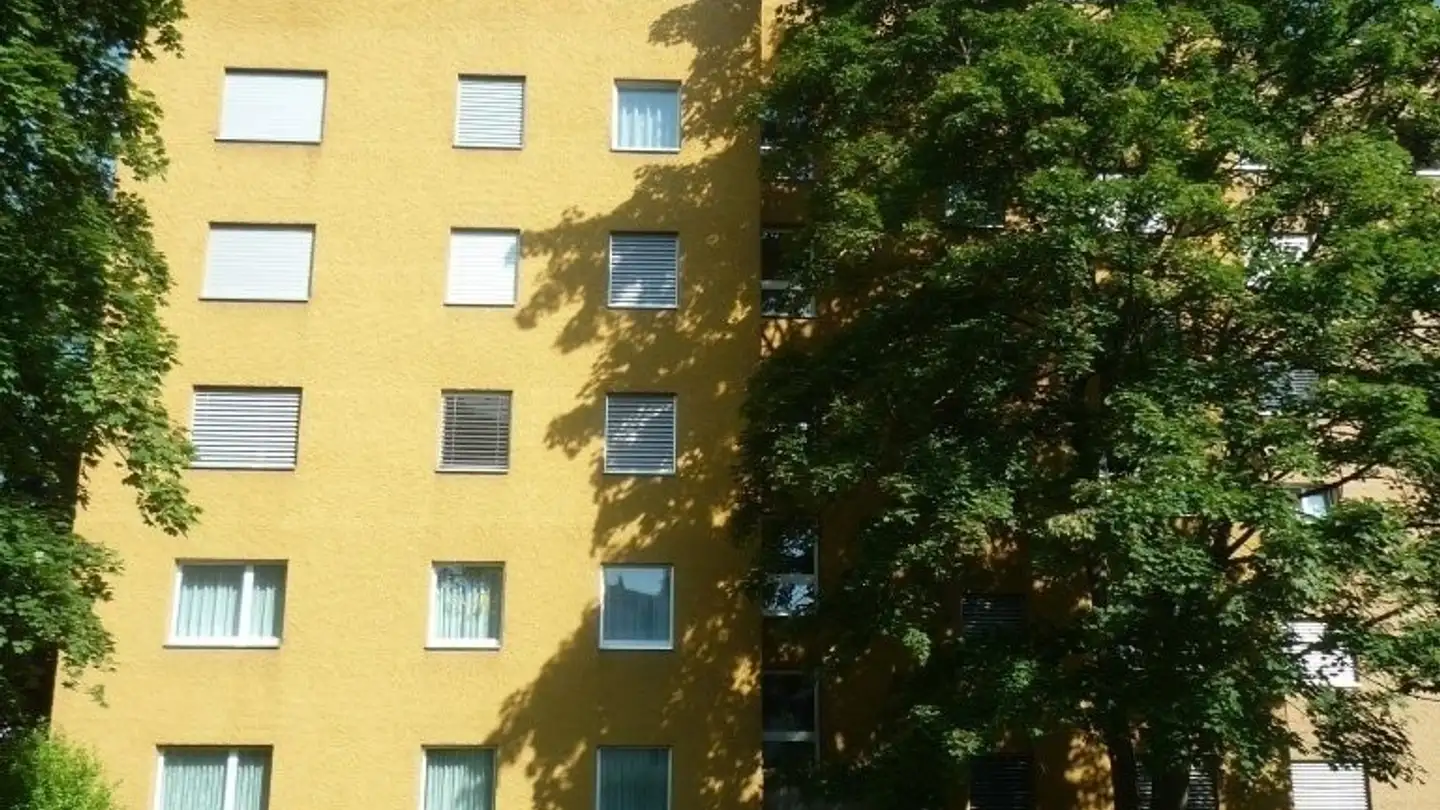 Überdachter Motorradparkplatz mieten - Müllackerstrasse 27a, 8152 Glattbrugg