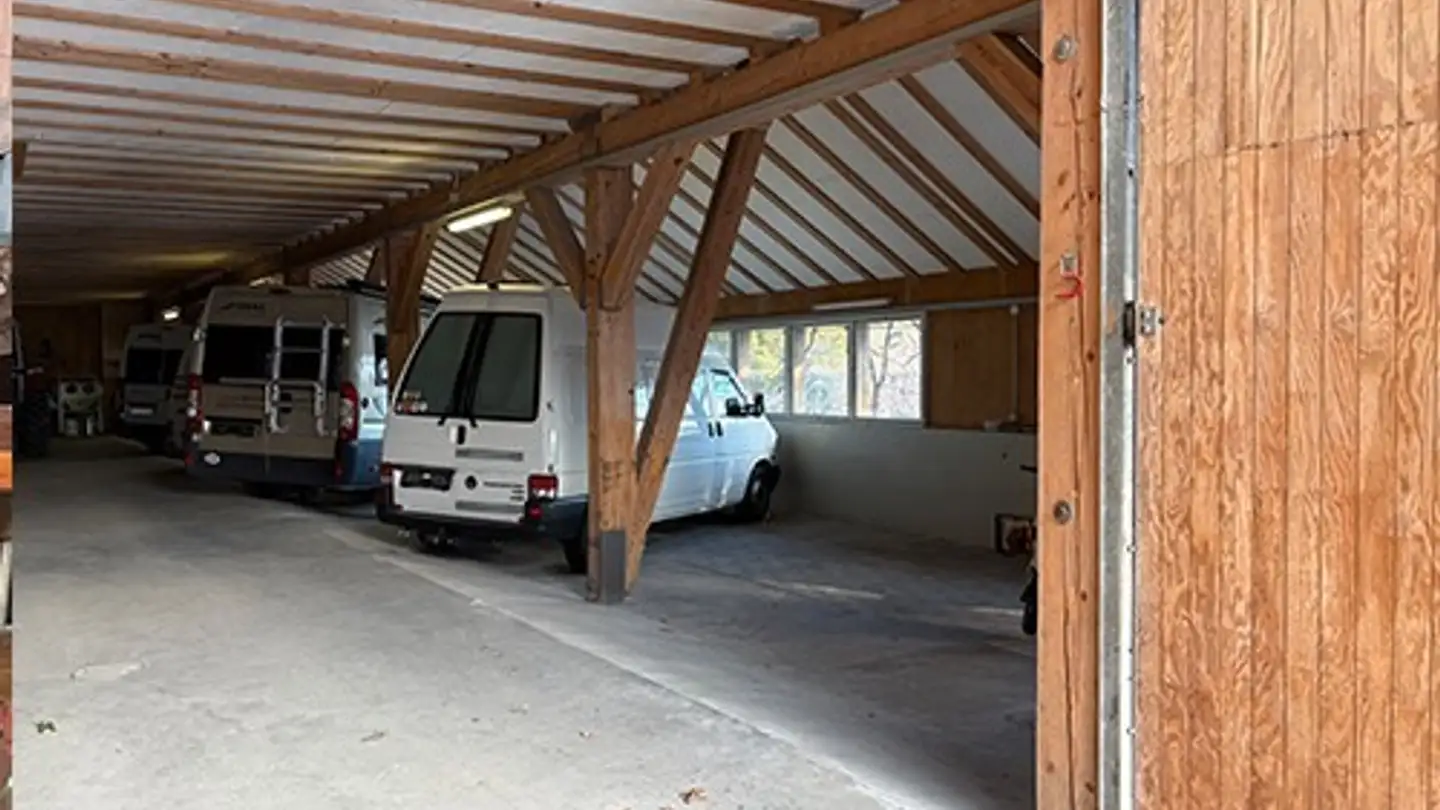 Place de parking extérieure à louer - Dorfstrasse 39, 3213 Liebistorf