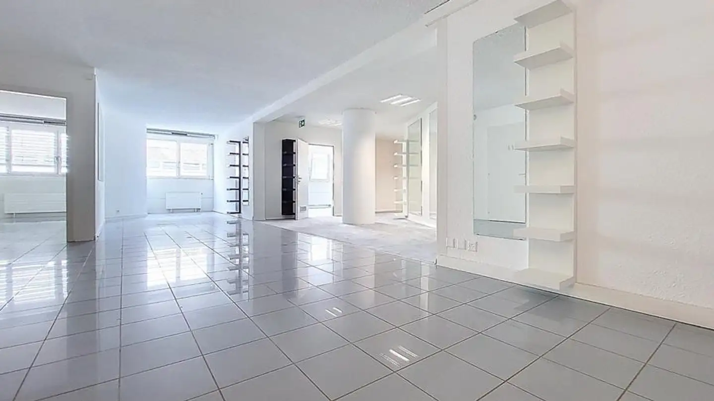 Mixed-use building for rent - Route De La Vallée 9, 1180 Rolle - Photo 3