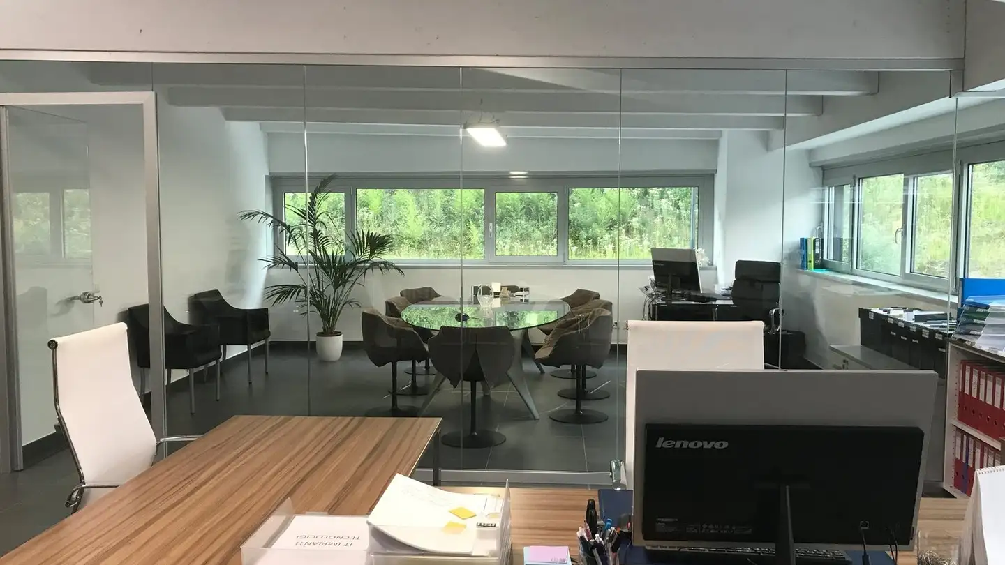 Bureau à louer - Via Stazione 18b, 6532 Castione